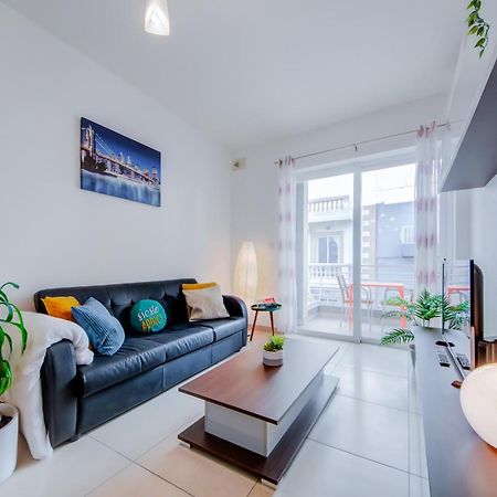 Prime Location, Modern Apartment In St Julian'S, Paceville, Apt 8 By Vaganza San Ġiljan Kültér fotó