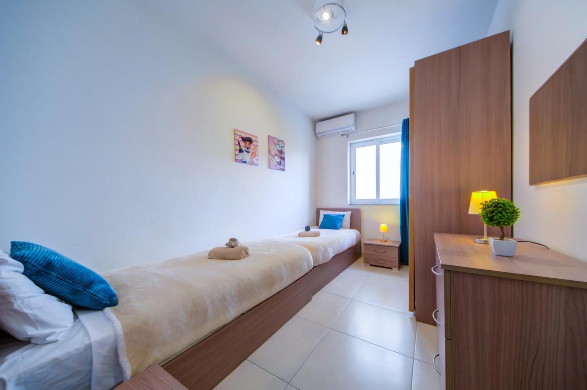 Prime Location, Modern Apartment In St Julian'S, Paceville, Apt 8 By Vaganza San Ġiljan Kültér fotó