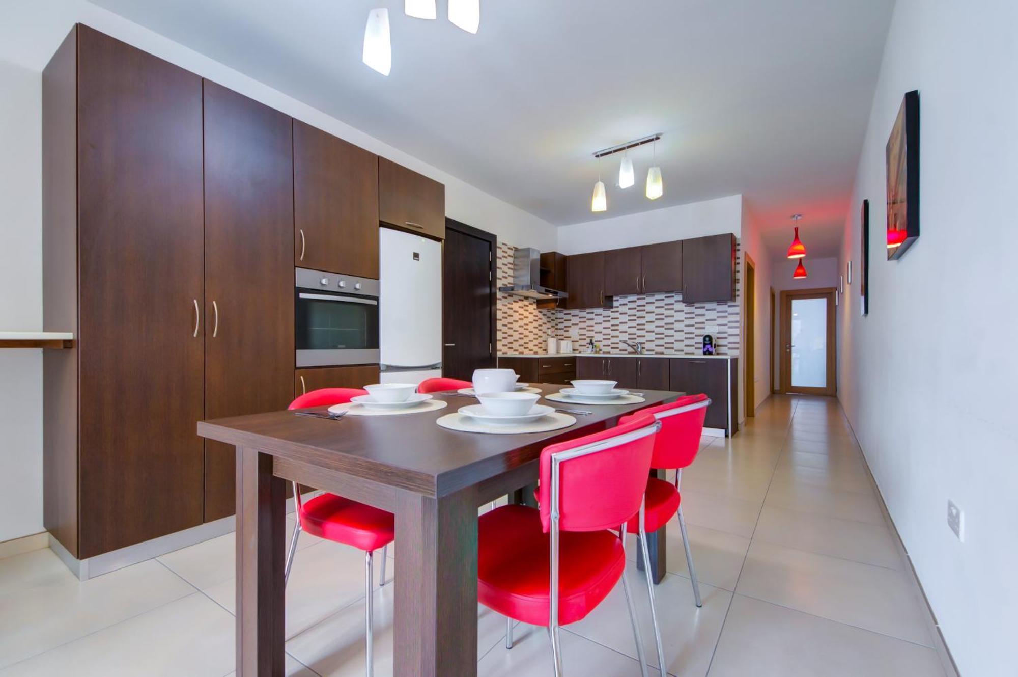 Prime Location, Modern Apartment In St Julian'S, Paceville, Apt 8 By Vaganza San Ġiljan Kültér fotó