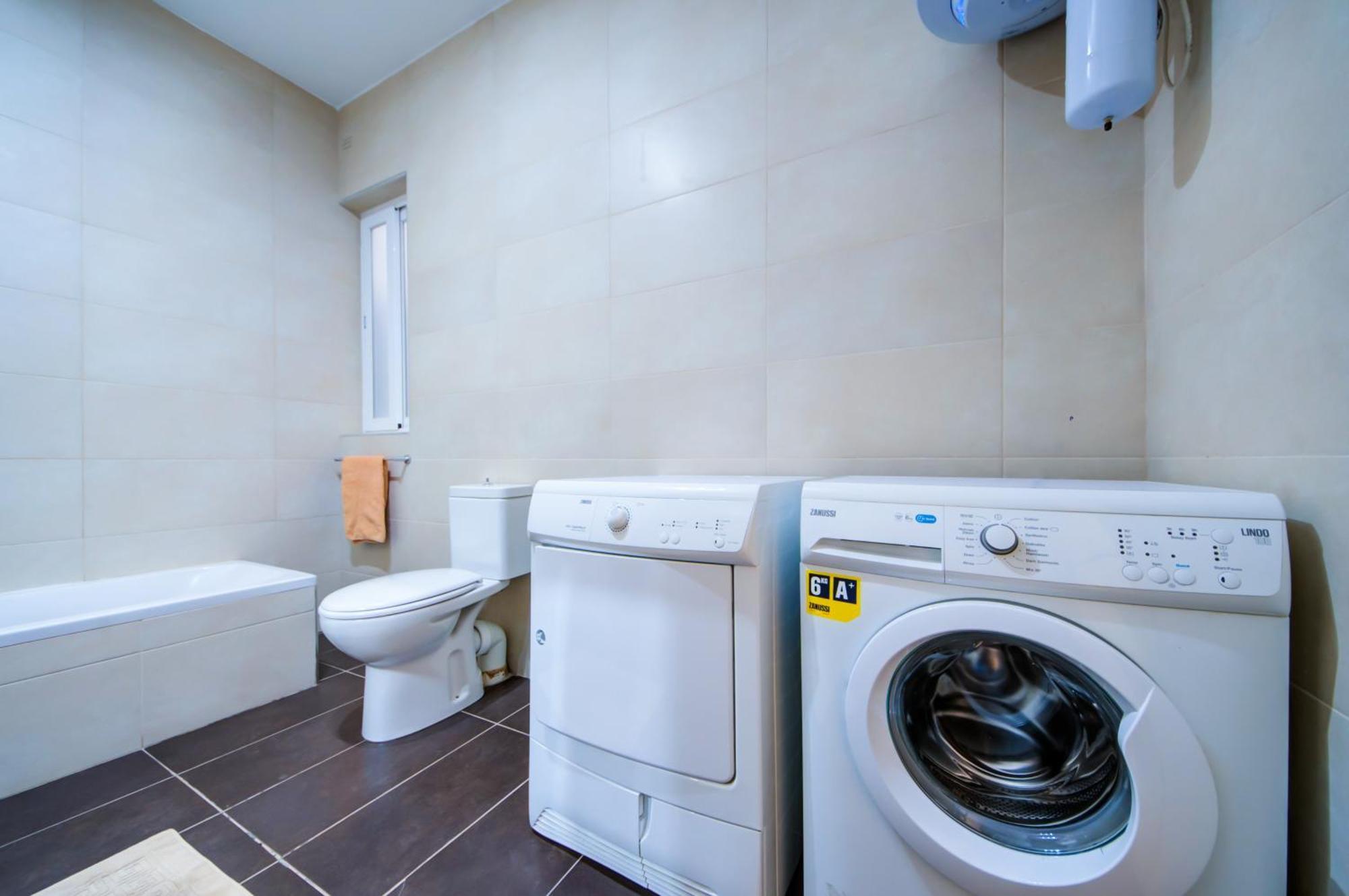 Prime Location, Modern Apartment In St Julian'S, Paceville, Apt 8 By Vaganza San Ġiljan Kültér fotó