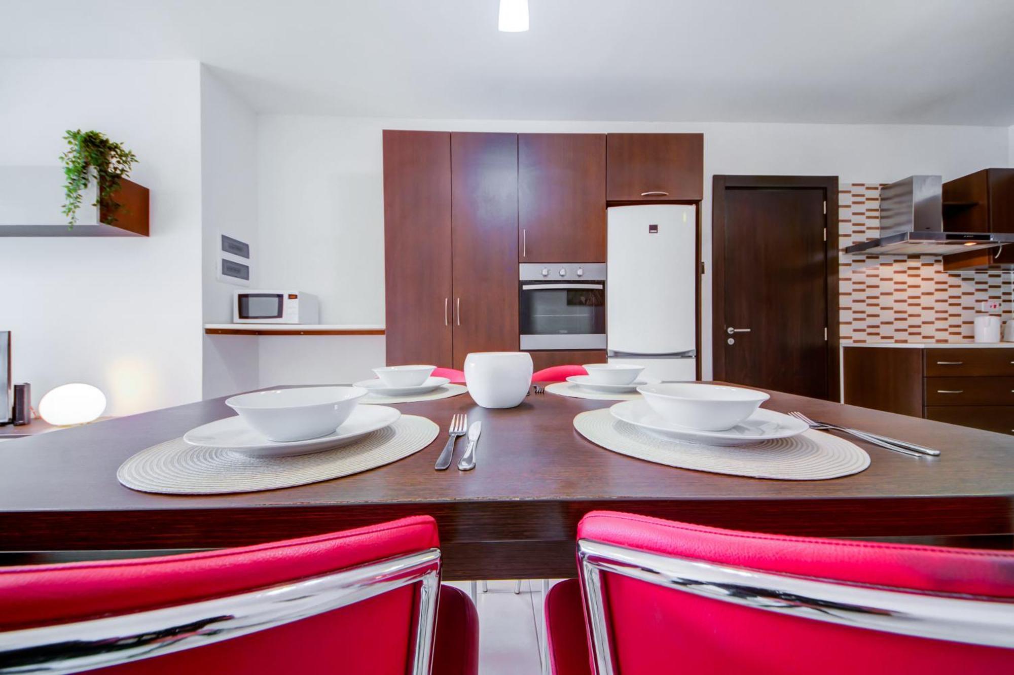 Prime Location, Modern Apartment In St Julian'S, Paceville, Apt 8 By Vaganza San Ġiljan Kültér fotó