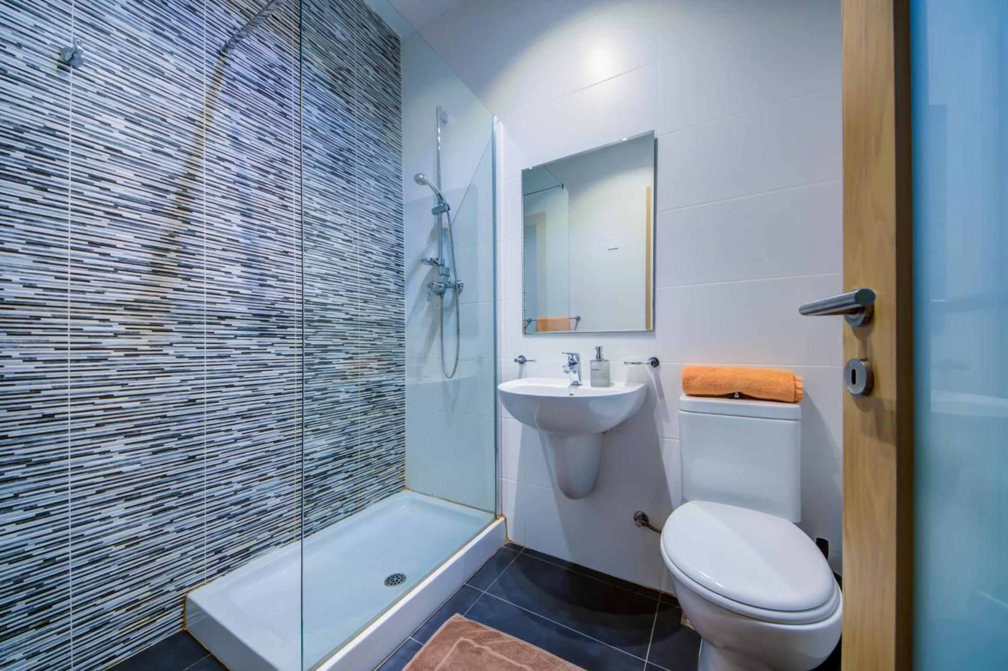 Prime Location, Modern Apartment In St Julian'S, Paceville, Apt 8 By Vaganza San Ġiljan Kültér fotó