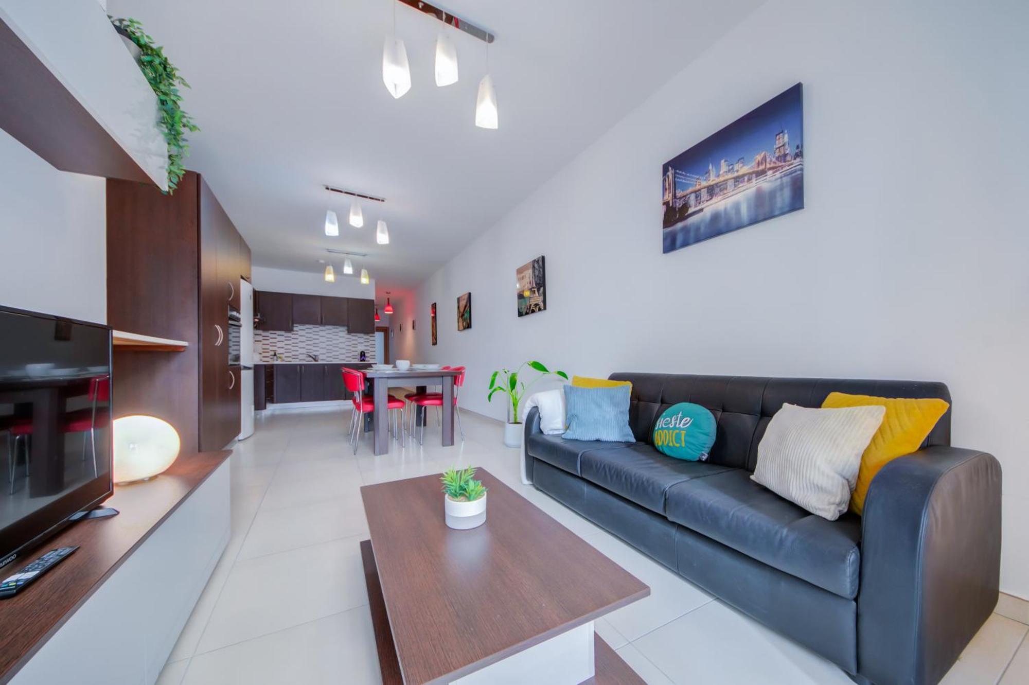 Prime Location, Modern Apartment In St Julian'S, Paceville, Apt 8 By Vaganza San Ġiljan Kültér fotó