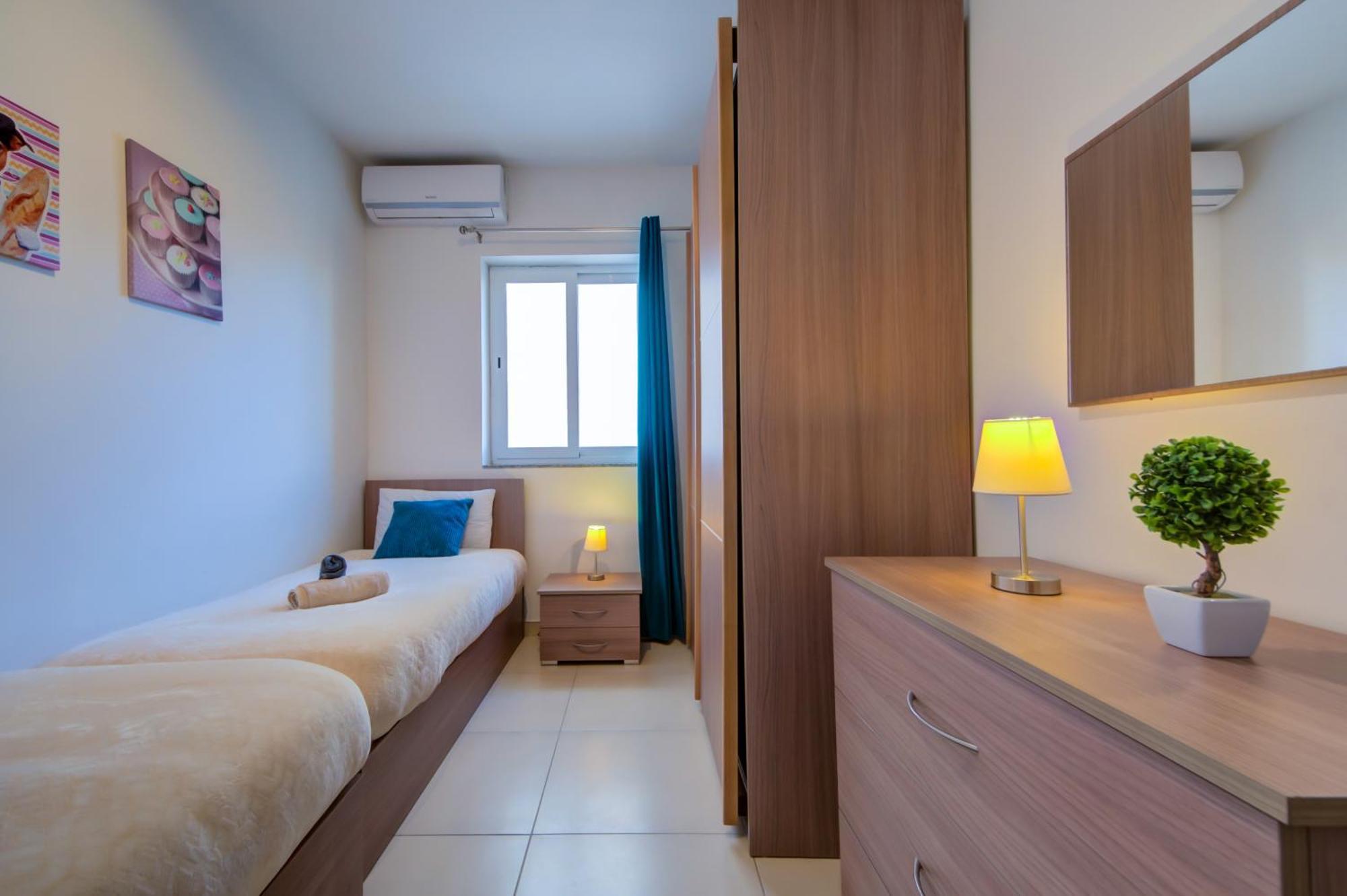Prime Location, Modern Apartment In St Julian'S, Paceville, Apt 8 By Vaganza San Ġiljan Kültér fotó
